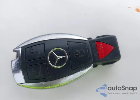 2012 Mercedes-Benz C 300 Sport 4Matic z USA, uszkodzony, nr VIN WDDGF8BB0CR206869